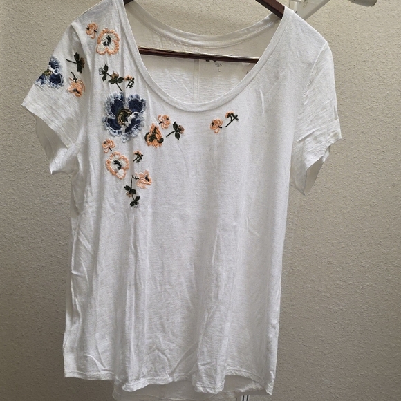 LOFT Tops - LOFT White Scoop Neck Tee with Blue and Peach Floral Embroidery